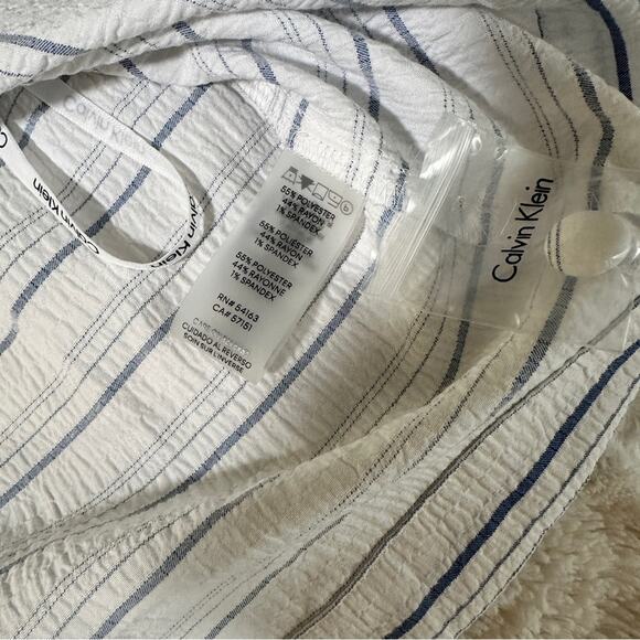 Calvin Klein Size M White Blue Striped Top NWT Back Buttons Business Casual Chic - Picture 10 of 12